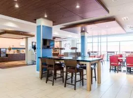 Holiday Inn Express & Suites Madison by IHG