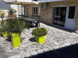 PERCHE, FISH AND GITES, holiday home sa Lanzac