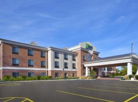 Holiday Inn Express Niles, an IHG Hotel, hotel con estacionamiento en Niles