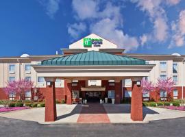 Holiday Inn Express Hotel & Suites Manchester Conference Center, an IHG Hotel، فندق في مانشستر
