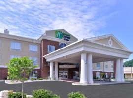 Holiday Inn Express & Suites New Martinsville, an IHG Hotel، فندق في New Martinsville