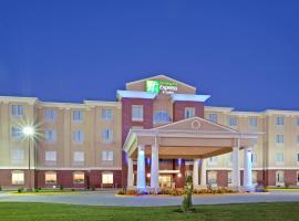 뒤마스에 위치한 호텔 Holiday Inn Express Hotel & Suites Dumas, an IHG Hotel