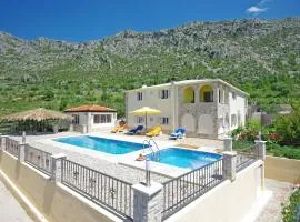 Vila Nova with private heating pool and jacuzzi