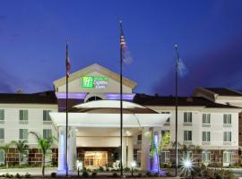 Holiday Inn Express & Suites Dinuba West, an IHG Hotel, parkolóval rendelkező hotel Dinubában