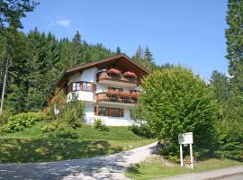 Ferienhaus am Römerweg – apartament w mieście Klais