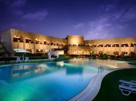 Masira Island Resort, курортный отель в городе Ḩilf
