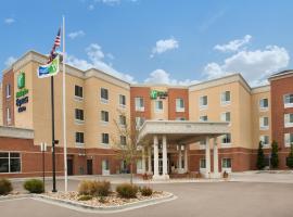 Holiday Inn Express & Suites Denver North - Thornton, an IHG Hotel, מלון בת'ורנטון