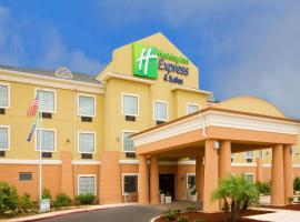 Holiday Inn Express & Suites - Jourdanton-Pleasanton, an IHG Hotel، فندق في Jourdanton