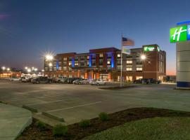 Holiday Inn Express & Suites - Dodge City, an IHG Hotel: Dodge City şehrinde bir otel