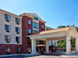 Holiday Inn Express Hotel & Suites Biloxi- Ocean Springs, an IHG Hotel: Ocean Springs şehrinde bir otel