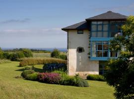 Hotel Torre De Villademoros, boutique hotel in Luarca