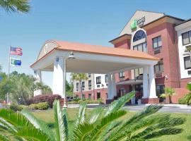 Holiday Inn Express & Suites Pensacola West I-10, an IHG Hotel, hotell sihtkohas Pensacola huviväärsuse Big Eagle Railroad Station lähedal