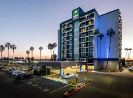 Holiday Inn Express & Suites Santa Ana - Orange County, an IHG Hotel, hotell i Santa Ana