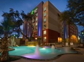 Holiday Inn Express & Suites San Antonio Medical Center North, an IHG Hotel, hotell i Medical Center i San Antonio