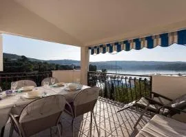 Apartments Petra - 50 m from pebble beach