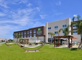 Holiday Inn Express & Suites Trinity by IHG, готель у місті Trinity