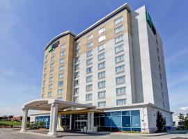 Holiday Inn Express Hotel & Suites Toronto - Markham, an IHG Hotel, готель у місті Ричмонд-Гілл