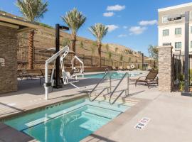 Staybridge Suites Corona South by IHG, hotel en Corona