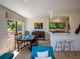 Franks Treehouse - Oneroa Holiday Home