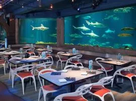 Staybridge Suites Orlando at SeaWorld by IHG - Free Breakfast & Shuttle to SeaWorld Parks