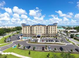 Staybridge Suites Orlando at SeaWorld by IHG - Free Breakfast & Shuttle to SeaWorld Parks, hotel em Orlando