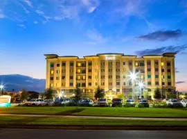 Staybridge Suites Orlando at SeaWorld by IHG - Free Breakfast & Shuttle to SeaWorld Parks