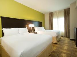 Staybridge Suites Orlando at SeaWorld by IHG - Free Breakfast & Shuttle to SeaWorld Parks，奧蘭多的飯店