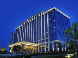 HUALUXE Yangjiang City Center