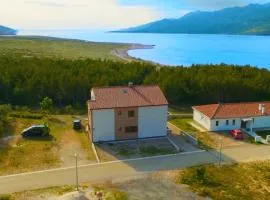 Ferienwohnung-Roncevic-nur-50-m-vom-Meer