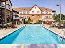 Staybridge Suites Louisville - East by IHG, family hotel in Louisville