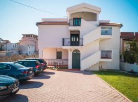 Apartment Boljevic, ξενοδοχείο με τζακούζι στο Bar