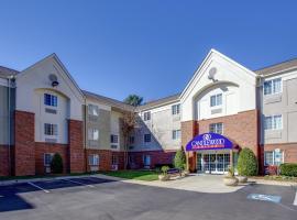 Candlewood Suites Raleigh Crabtree, an IHG Hotel, hotel i nærheden af Crabtree Valley Mall Shopping Center, Raleigh