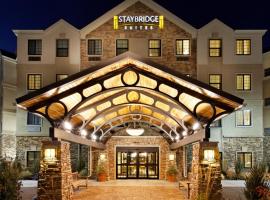 Staybridge Suites Dearborn, an IHG Hotel, hotel with parking in Dearborn