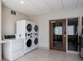 Holiday Inn Express & Suites Kelowna - East by IHG