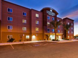 Candlewood Suites Tucson, an IHG Hotel, хотел близо до Tucson Mall, Тусон