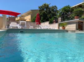 Grand Pool Apartment Ika-Opatija
