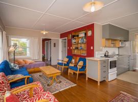 Mohuaiti - Golden Bay Holiday Home, hotel en Pakawau