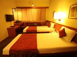 The SkyLaun Hotel, отель в Ахмадабаде, в районе Ashram Road