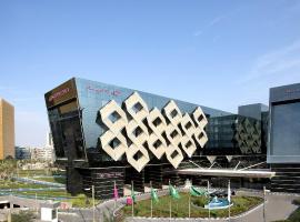 Crowne Plaza Riyadh - RDC Hotel & Convention, an IHG Hotel, hotel cerca de Centro comercial Riyadh Park, Riad
