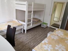 3 Monteurzimmer als Wohngemeinschaft zur Selbstversorgung, hotel in Ostfildern