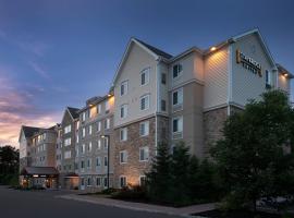 Staybridge Suites North Brunswick by IHG, hotell sihtkohas North Brunswick lennujaama Central Jersey regionaalne lennujaam - JVI lähedal