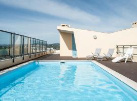 OCEANVIEW Luxury Amazing Views and Pool、オリョンのラグジュアリーホテル