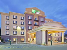 Holiday Inn Express Hotel & Suites Seattle North - Lynnwood, an IHG Hotel, хотел в Линуд