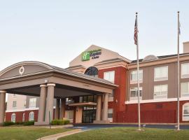 Holiday Inn Express Hotel & Suites Selma, an IHG Hotel, hotel din Selma