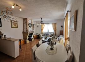 VILLAGE apartment with jacuzzi, prázdninový dům v destinaci Zagvozd