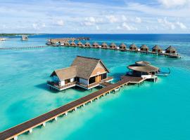 Mercure Maldives Kooddoo Resort, hotelli Gaafu Alifin atollilla