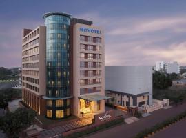 Novotel Lucknow Gomti Nagar, hotel v destinaci Lakhnaú