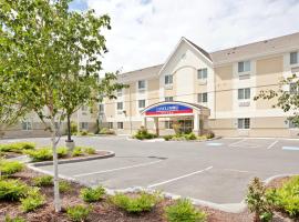 Candlewood Suites Oak Harbor, an IHG Hotel، فندق في أوك هاربور