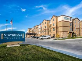Staybridge Suites Grand Forks, an IHG Hotel、グランド・フォークスにあるノースダコタ大学の周辺ホテル