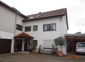 Ferienwohnung Stein, hotel con estacionamiento en Verrenberg